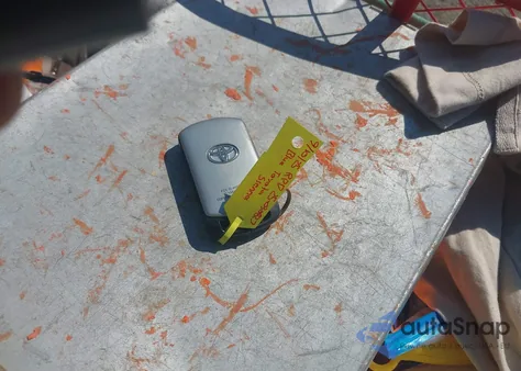 2020 Toyota Sienna Le z USA, uszkodzony, nr VIN 5TDKZ3DCXLS024652